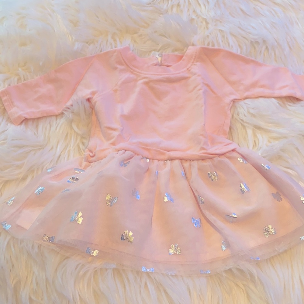 Carter’s Cute Dress for 12 mos old baby girl 😍🤗 color soft peach pink.